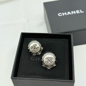 CHANEL Crystal CC Pearl Floral Stud Earrings